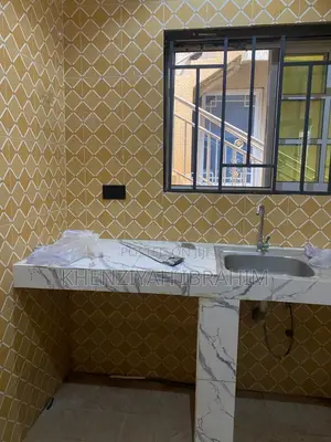 1bdrm Apartment in Lakeside for rent