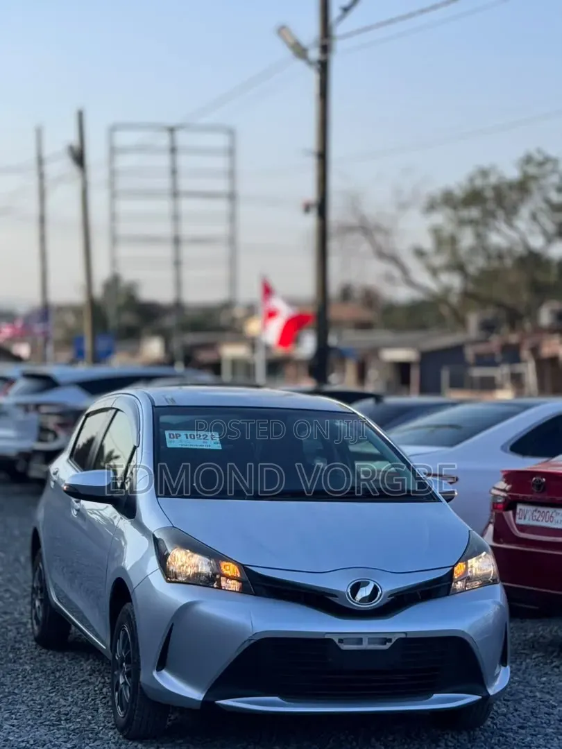 Toyota Vitz 1.3 FWD 3dr 2015 Silver