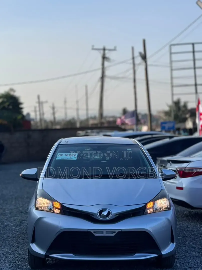 Toyota Vitz 1.3 FWD 3dr 2015 Silver