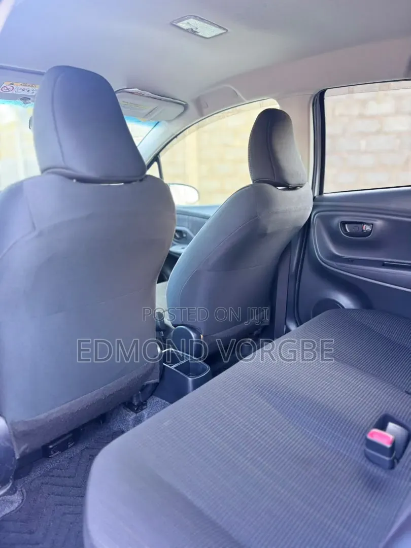 Toyota Vitz 1.3 FWD 3dr 2015 Silver