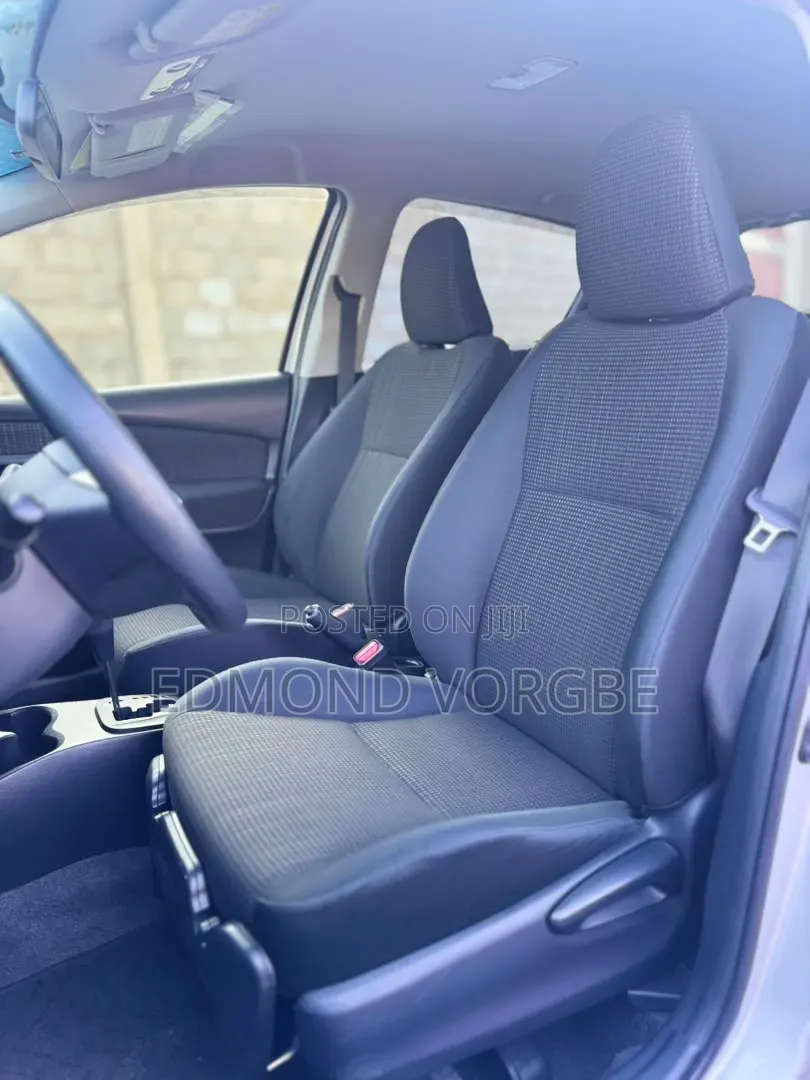 Toyota Vitz 1.3 FWD 3dr 2015 Silver
