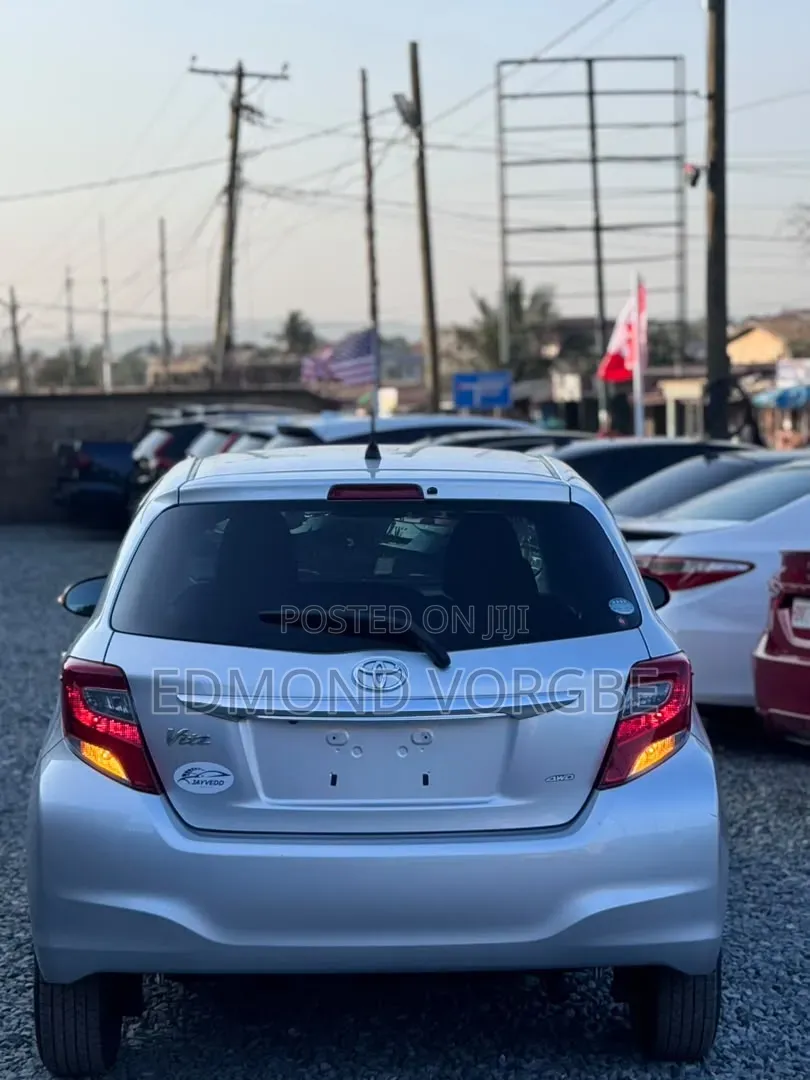 Toyota Vitz 1.3 FWD 3dr 2015 Silver