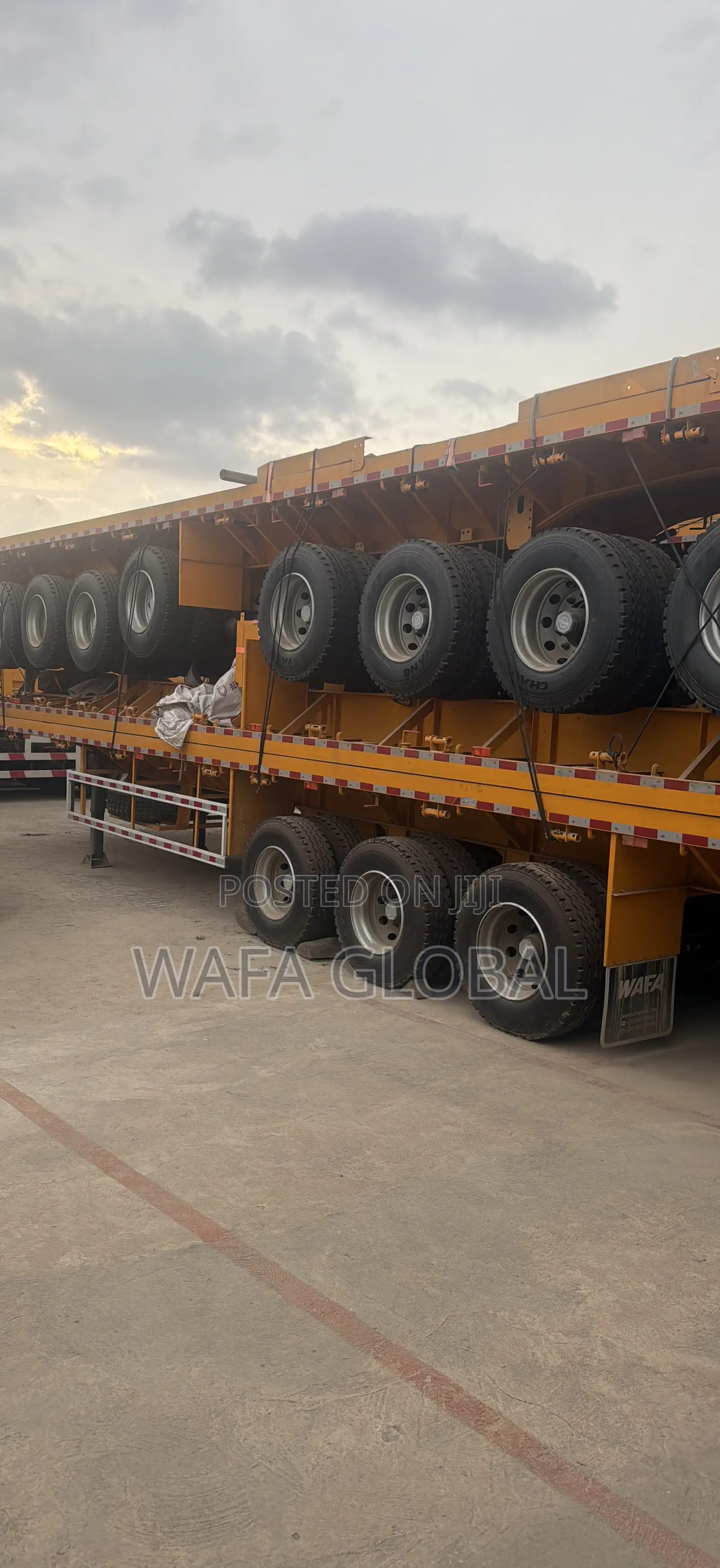 3 Axles Flatbed