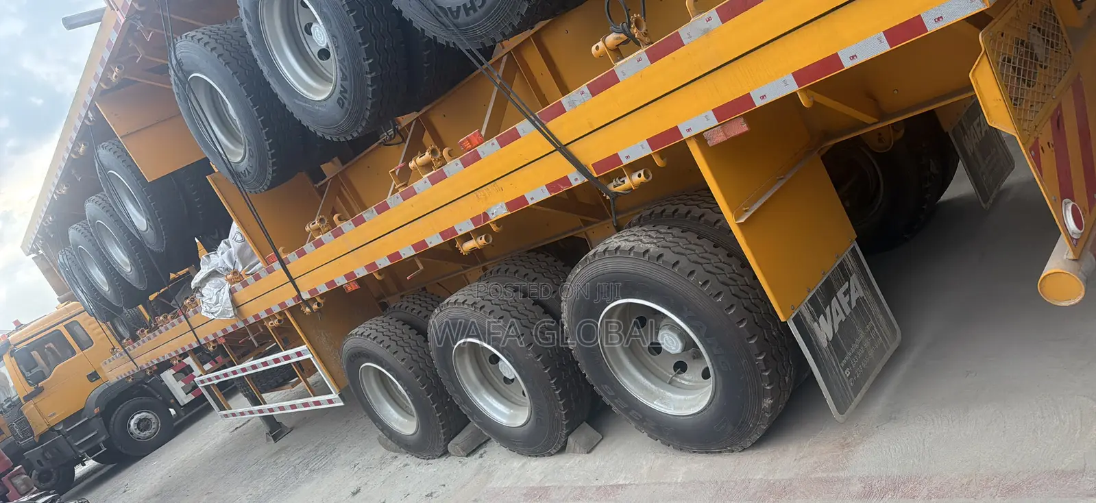 3 Axles Flatbed