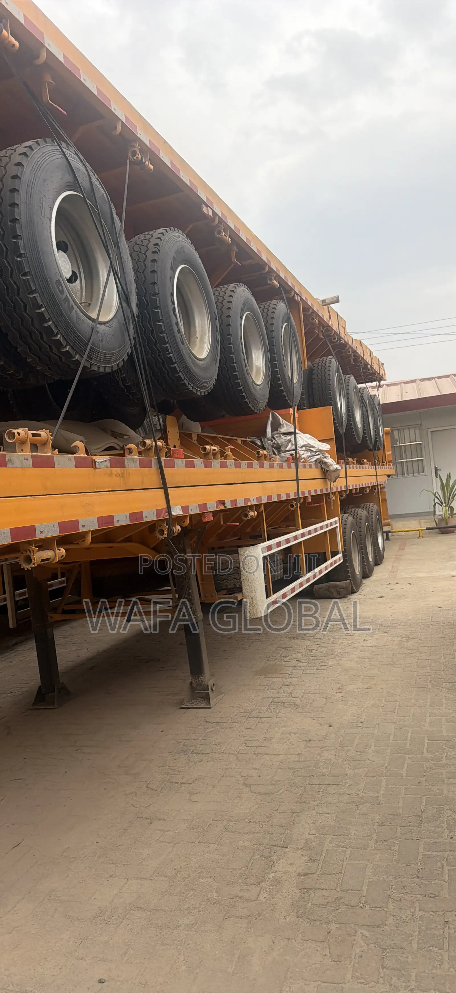 3 Axles Flatbed