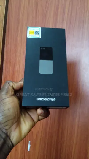 New Samsung Galaxy Z Flip 5 256 GB Black