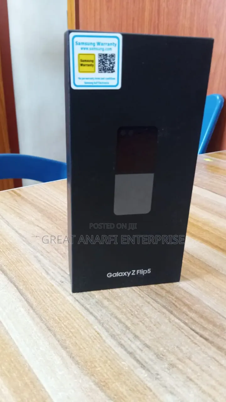 New Samsung Galaxy Z Flip 5 256 GB Black