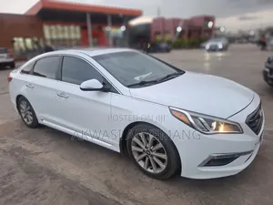 Hyundai Sonata Limited Sedan FWD (2.4L 4cyl 6A) 2017 White
