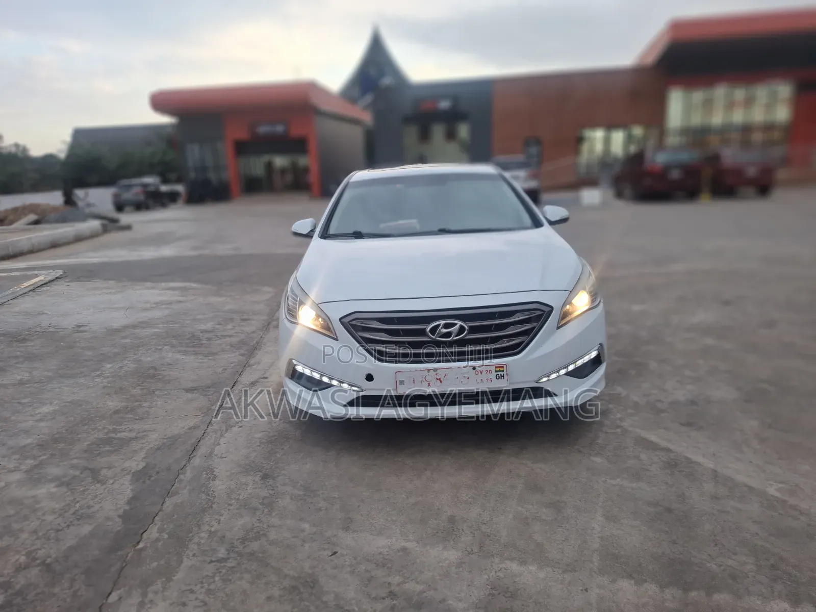 Hyundai Sonata Limited Sedan FWD (2.4L 4cyl 6A) 2017 White