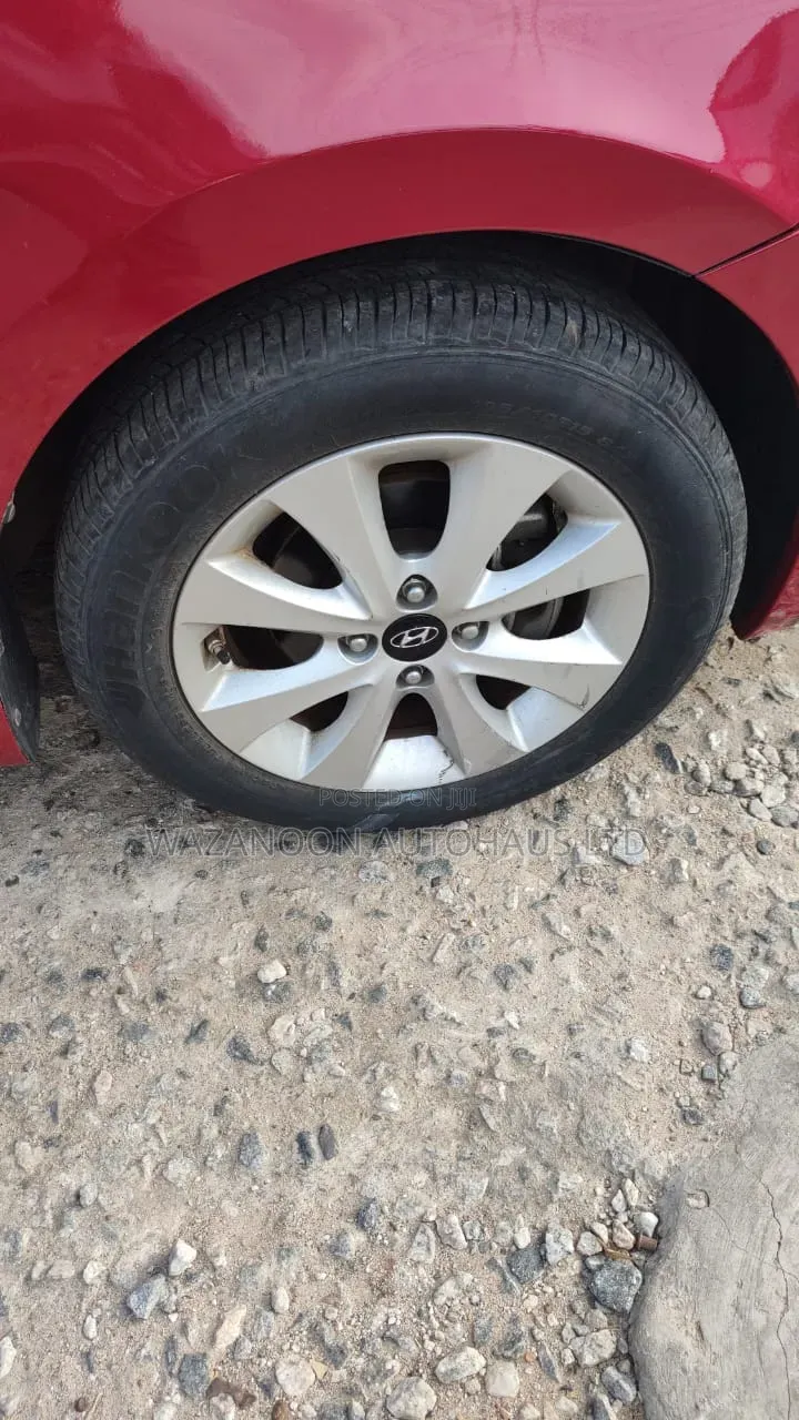 Hyundai Accent SE Sedan 2016 Red
