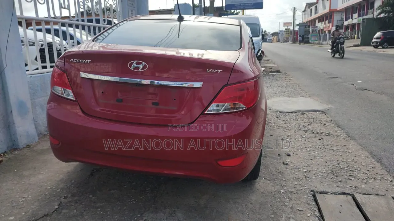 Hyundai Accent SE Sedan 2016 Red