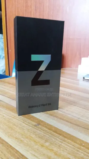 New Samsung Galaxy Z Flip 3 128 GB Gray