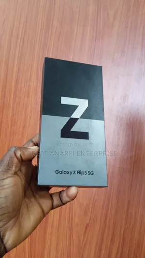 New Samsung Galaxy Z Flip 3 128 GB Gray