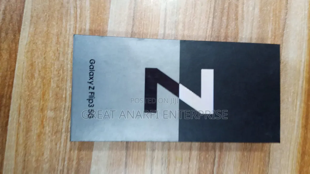 New Samsung Galaxy Z Flip 3 128 GB Gray