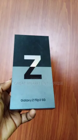 New Samsung Galaxy Z Flip 3 256 GB White