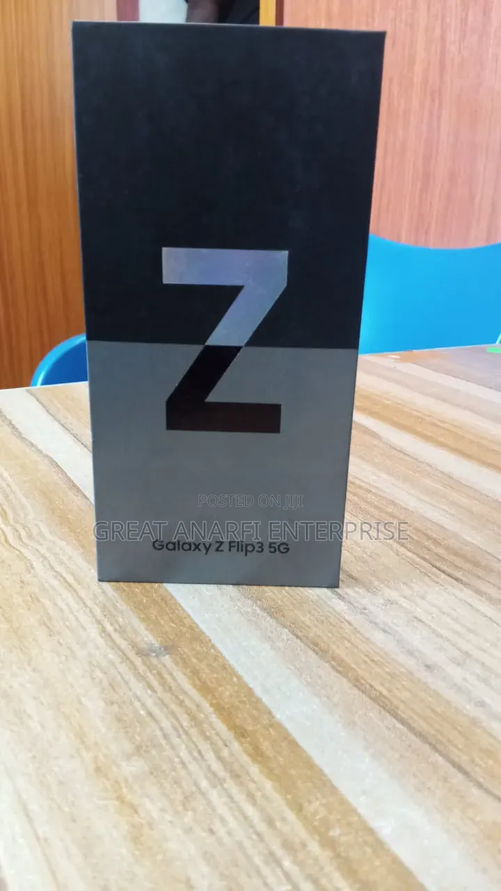 New Samsung Galaxy Z Flip 3 256 GB White