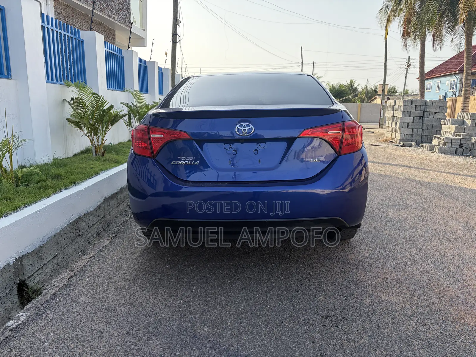 Toyota Corolla SE (1.8L 4cyl 6M) 2018 Blue