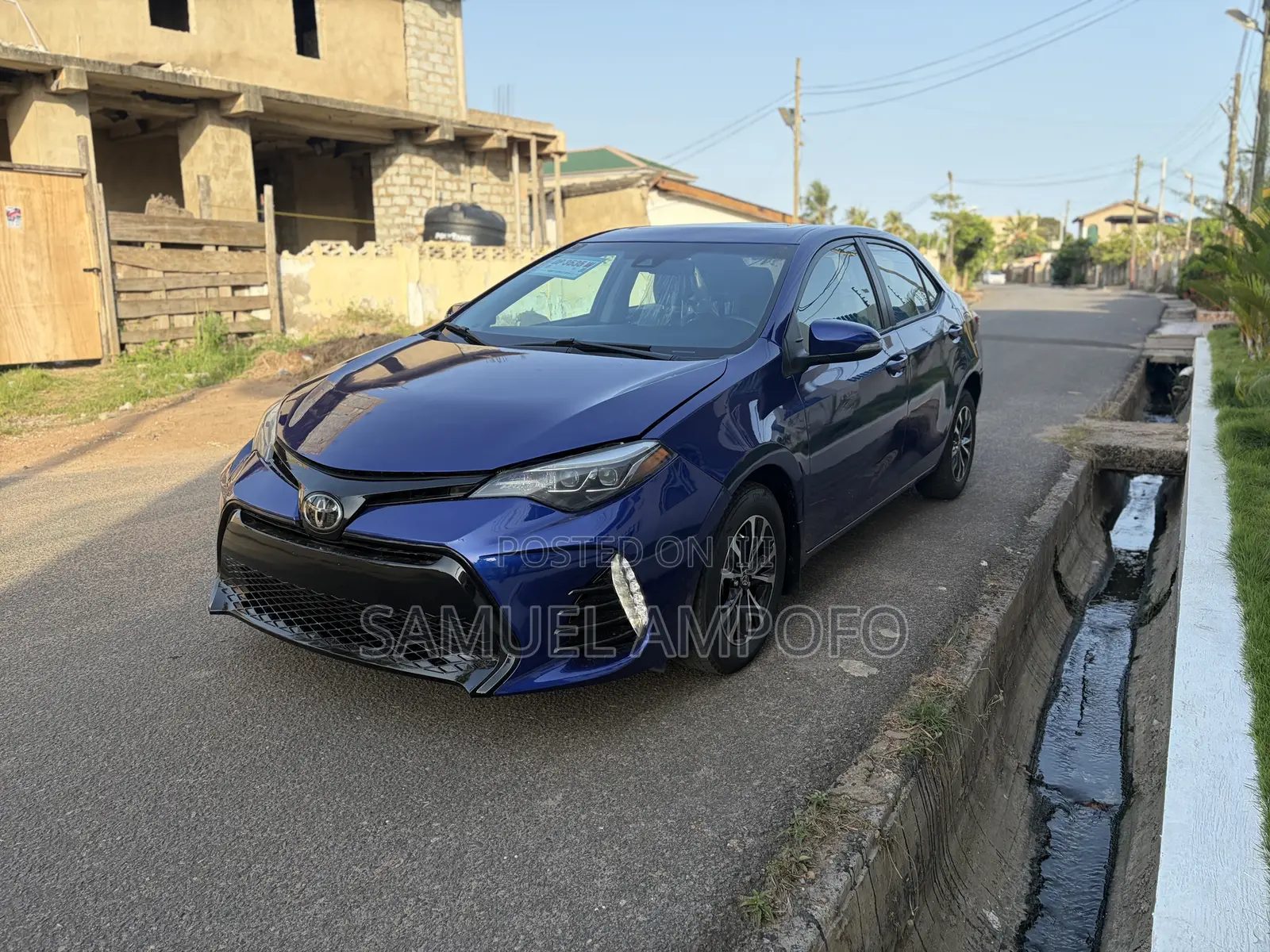 Toyota Corolla SE (1.8L 4cyl 6M) 2018 Blue