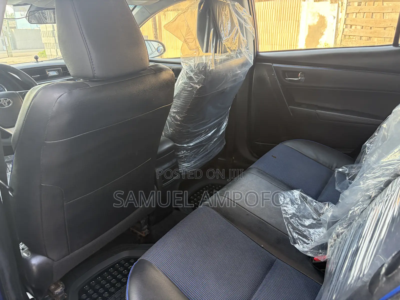 Toyota Corolla SE (1.8L 4cyl 6M) 2018 Blue