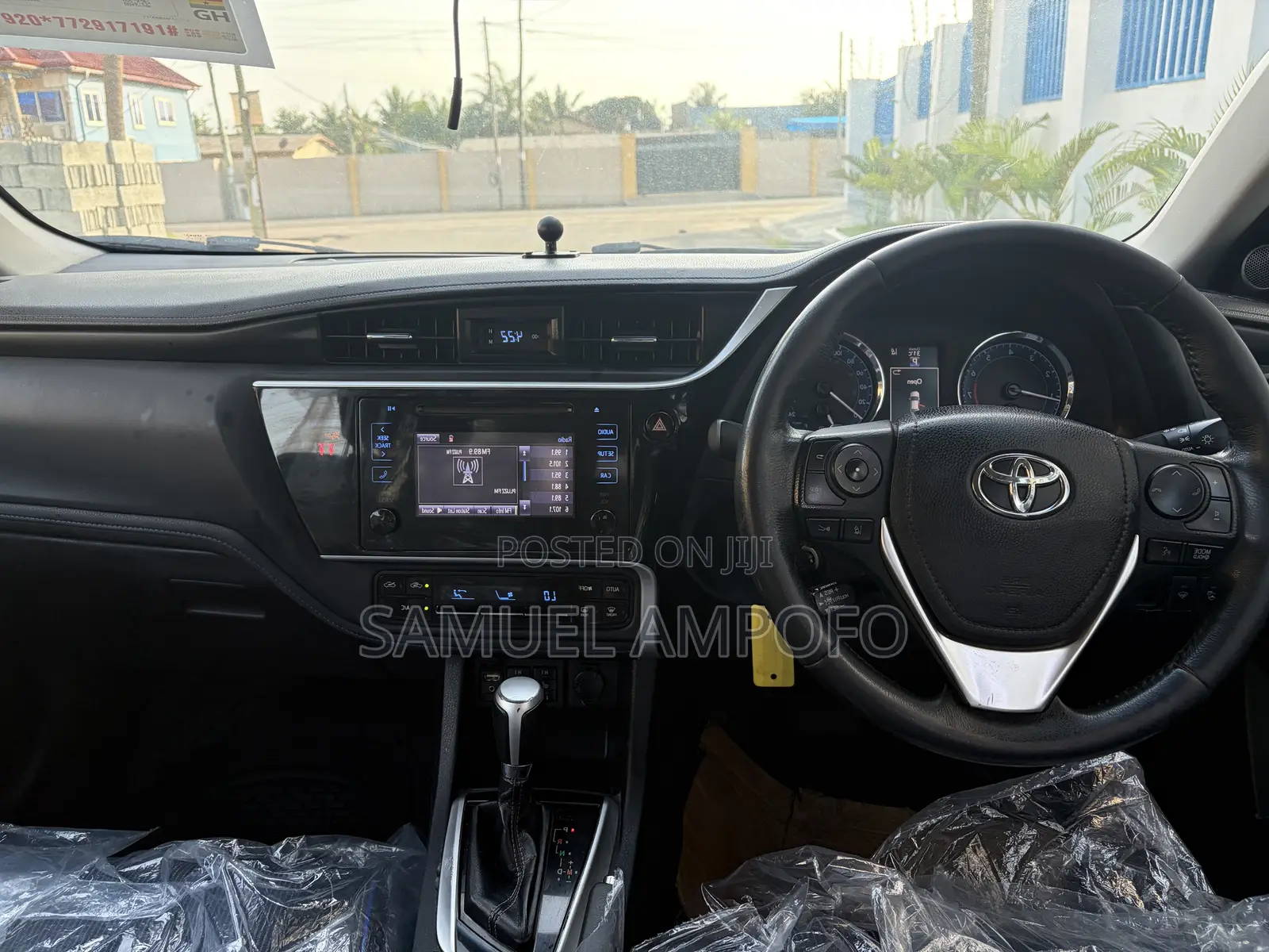 Toyota Corolla SE (1.8L 4cyl 6M) 2018 Blue