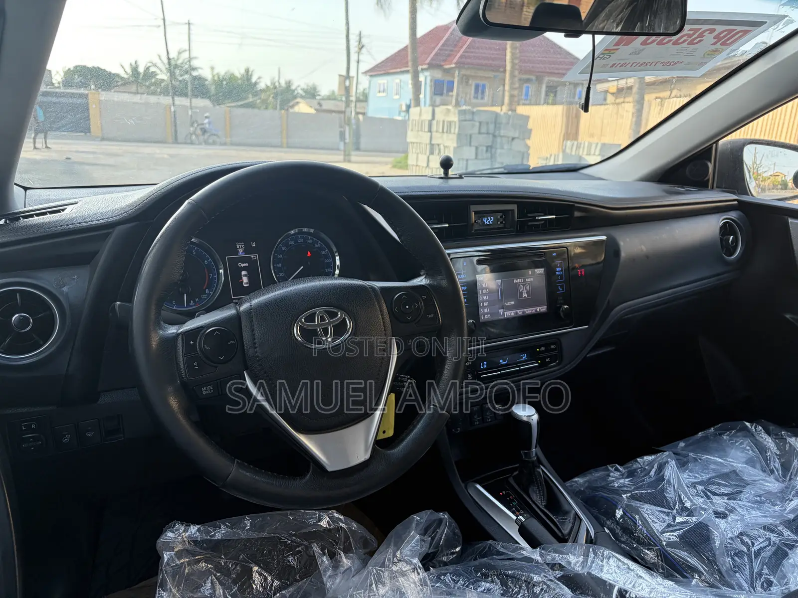 Toyota Corolla SE (1.8L 4cyl 6M) 2018 Blue
