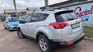 Toyota RAV4 LE 4dr SUV AWD (2.5L 4cyl 6A) 2015 Silver