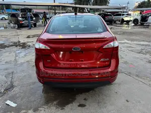 Ford Fiesta SE Sedan 2019 Red