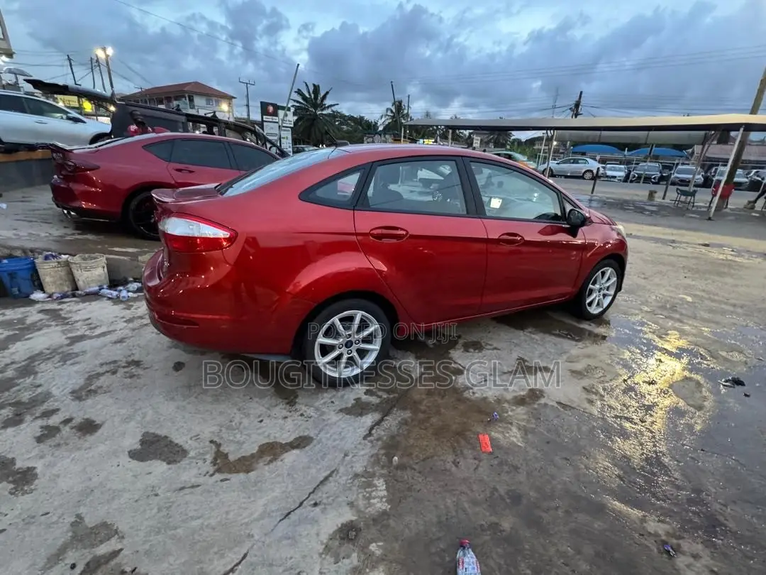 Ford Fiesta SE Sedan 2019 Red