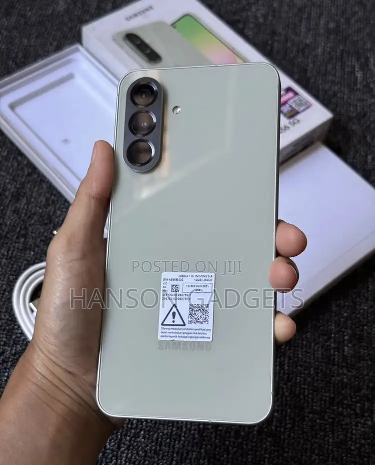 New Samsung Galaxy A56 256 GB Green