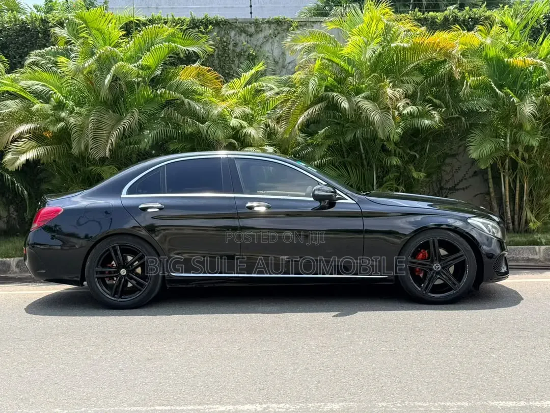 Mercedes-Benz C300 2021 Black