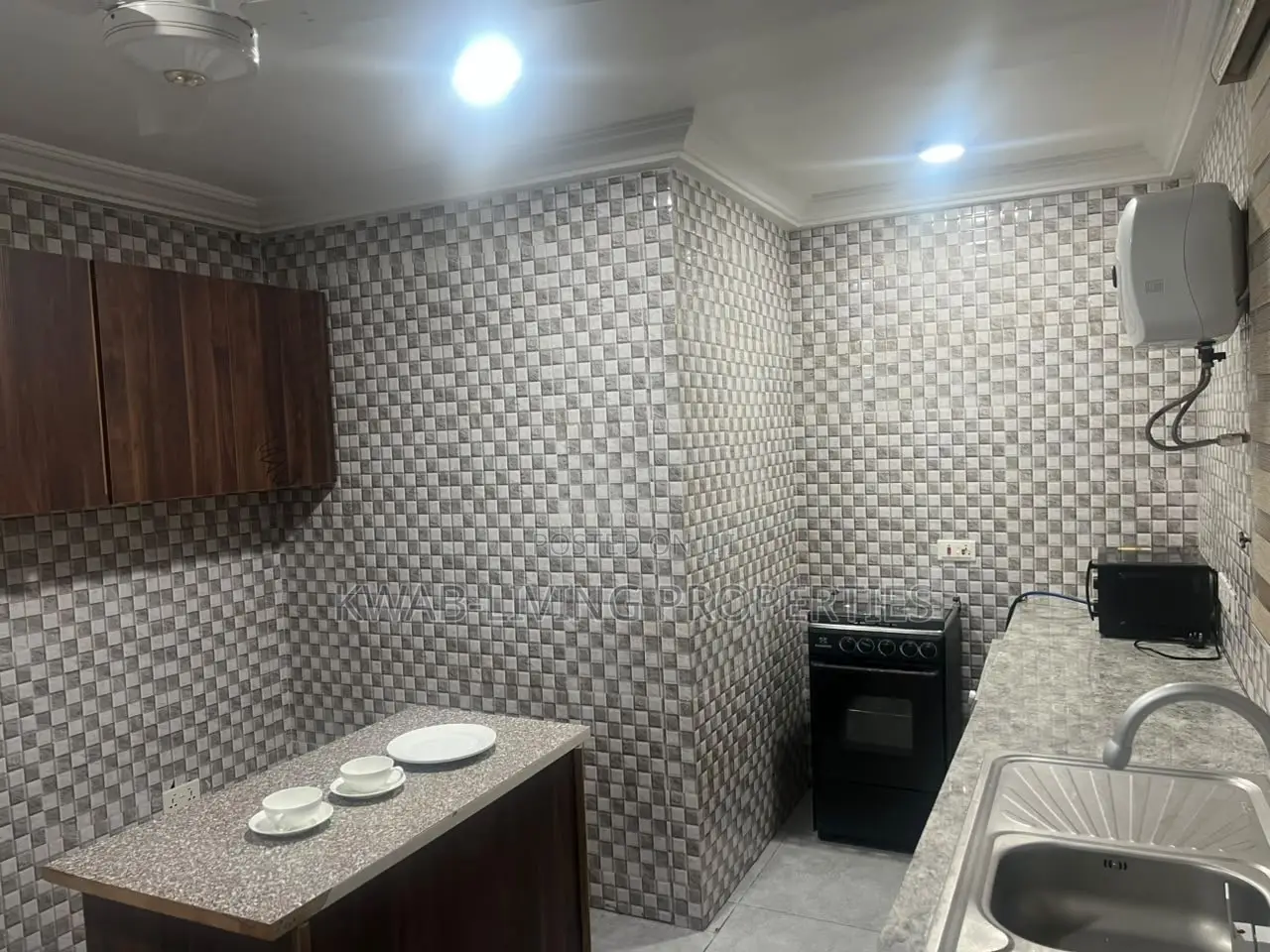Furnished 2bdrm Apartment in Asylum Down for rent