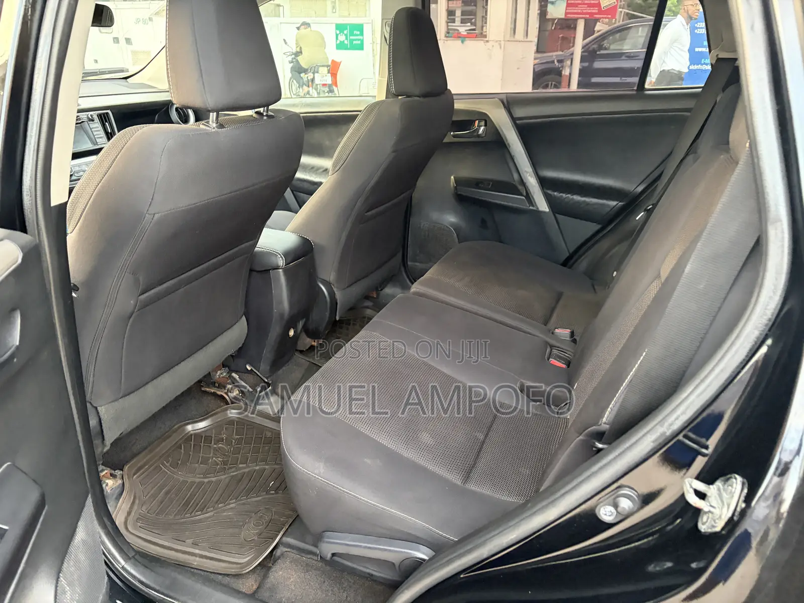 Toyota RAV4 LE FWD (2.5L 4cyl 6A) 2017 Black