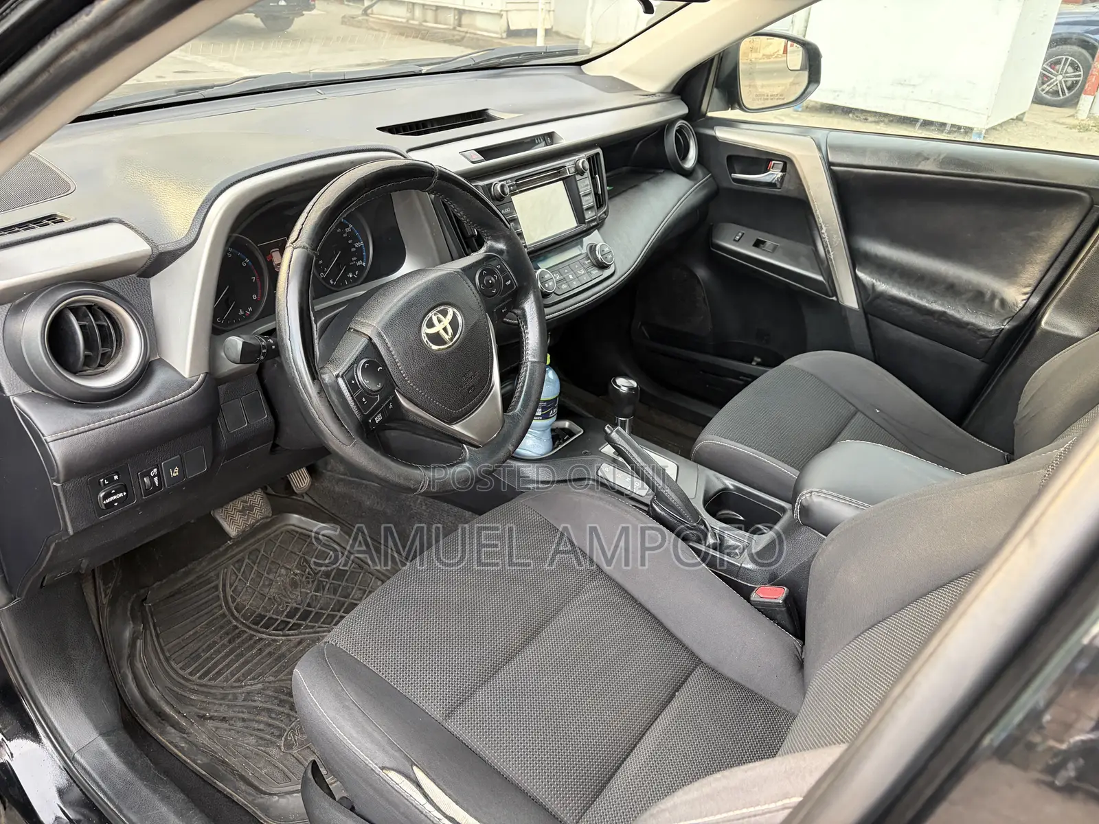 Toyota RAV4 LE FWD (2.5L 4cyl 6A) 2017 Black