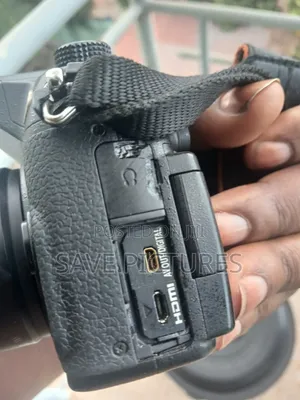 Panasonix Lumix GH4 + Lens 14-42mm