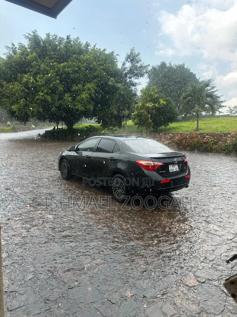Toyota Corolla 2016 Black