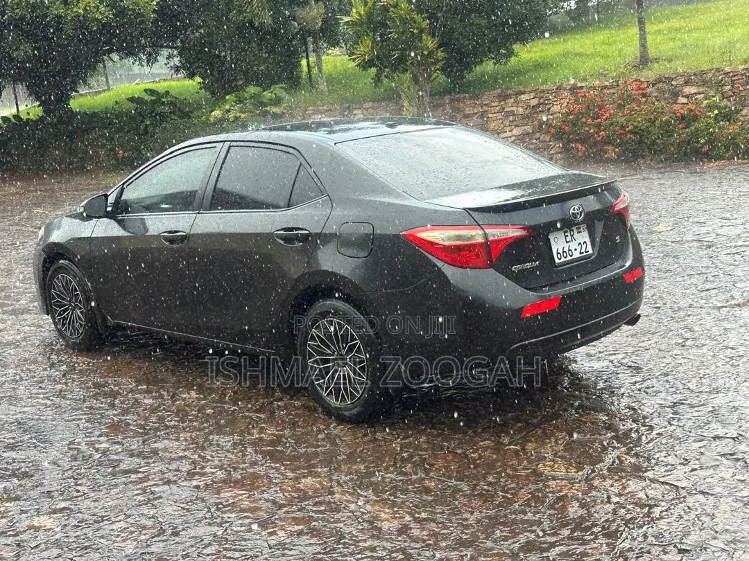 Toyota Corolla 2016 Black
