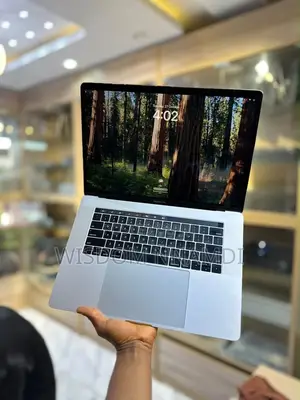 Laptop Apple MacBook Pro 16GB Intel Core i9 SSD 512GB