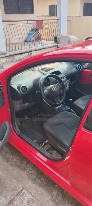 Toyota Aygo 2010 Red