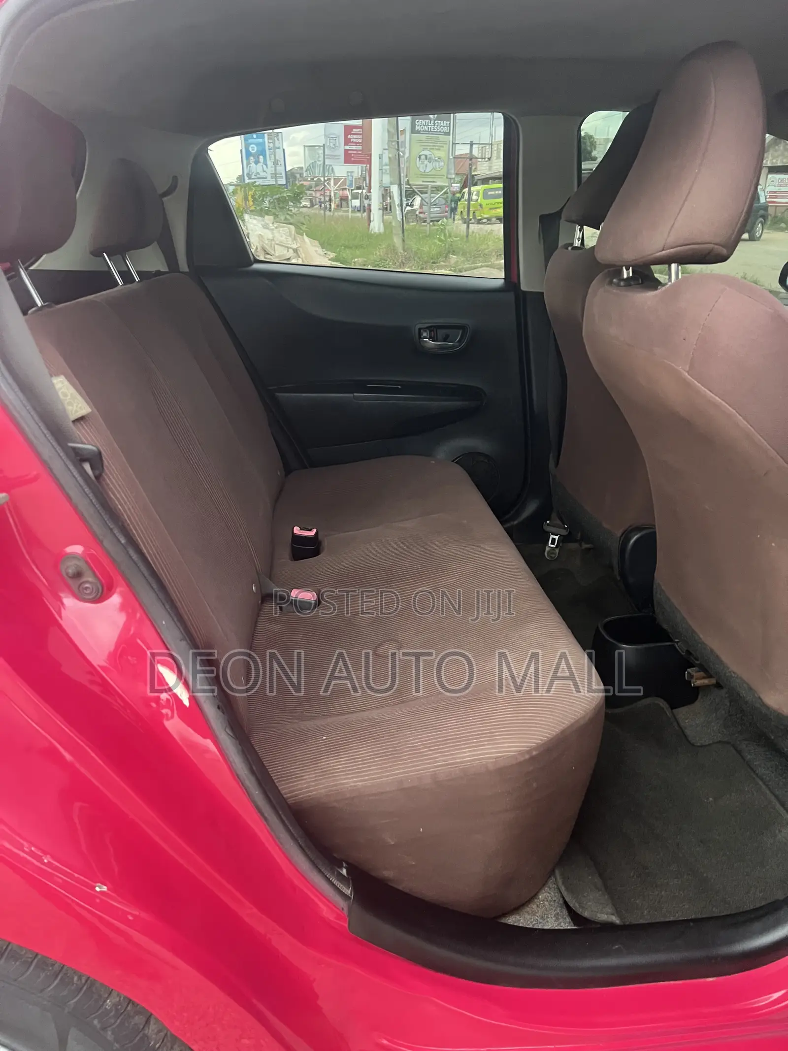 Toyota Vitz 1.3 FWD 5dr 2012 Pink