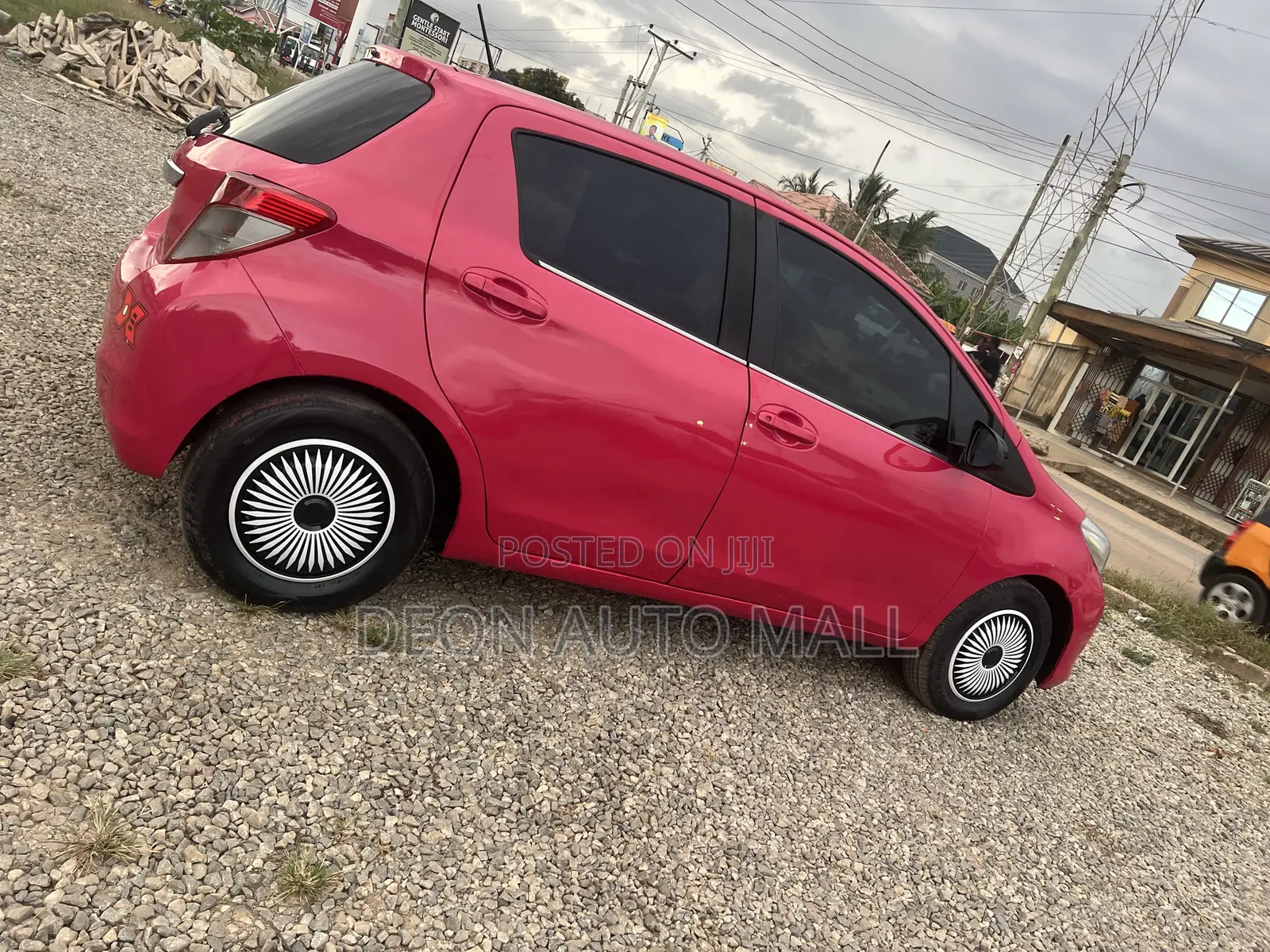 Toyota Vitz 1.3 FWD 5dr 2012 Pink