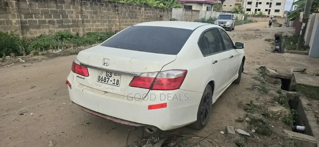 Honda Accord Sport 4dr Sedan FWD (2.4L 4cyl 2A) 2016 White