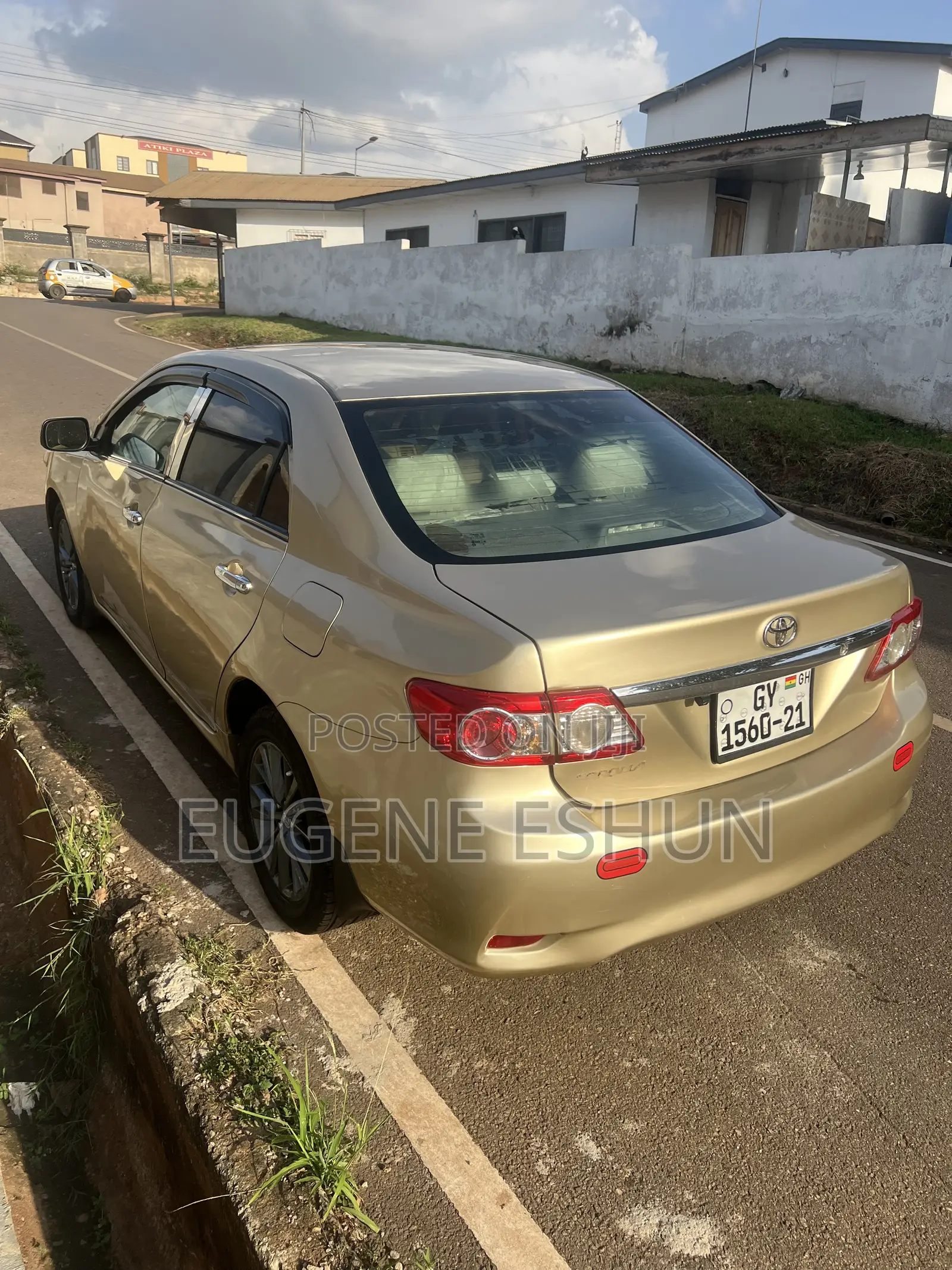 Toyota Corolla 2013 Gold