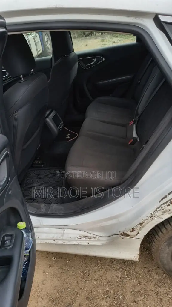 Chrysler 200 S 2WD 2016 White