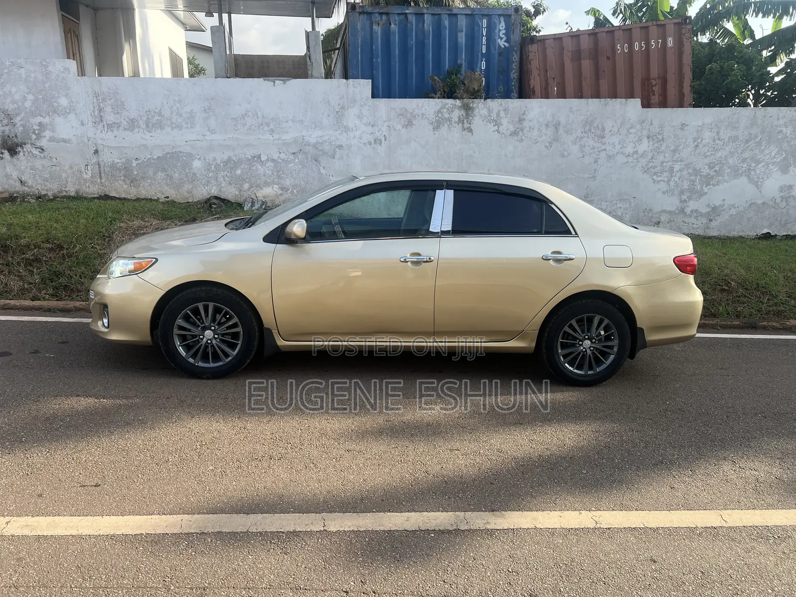 Toyota Corolla 2013 Gold