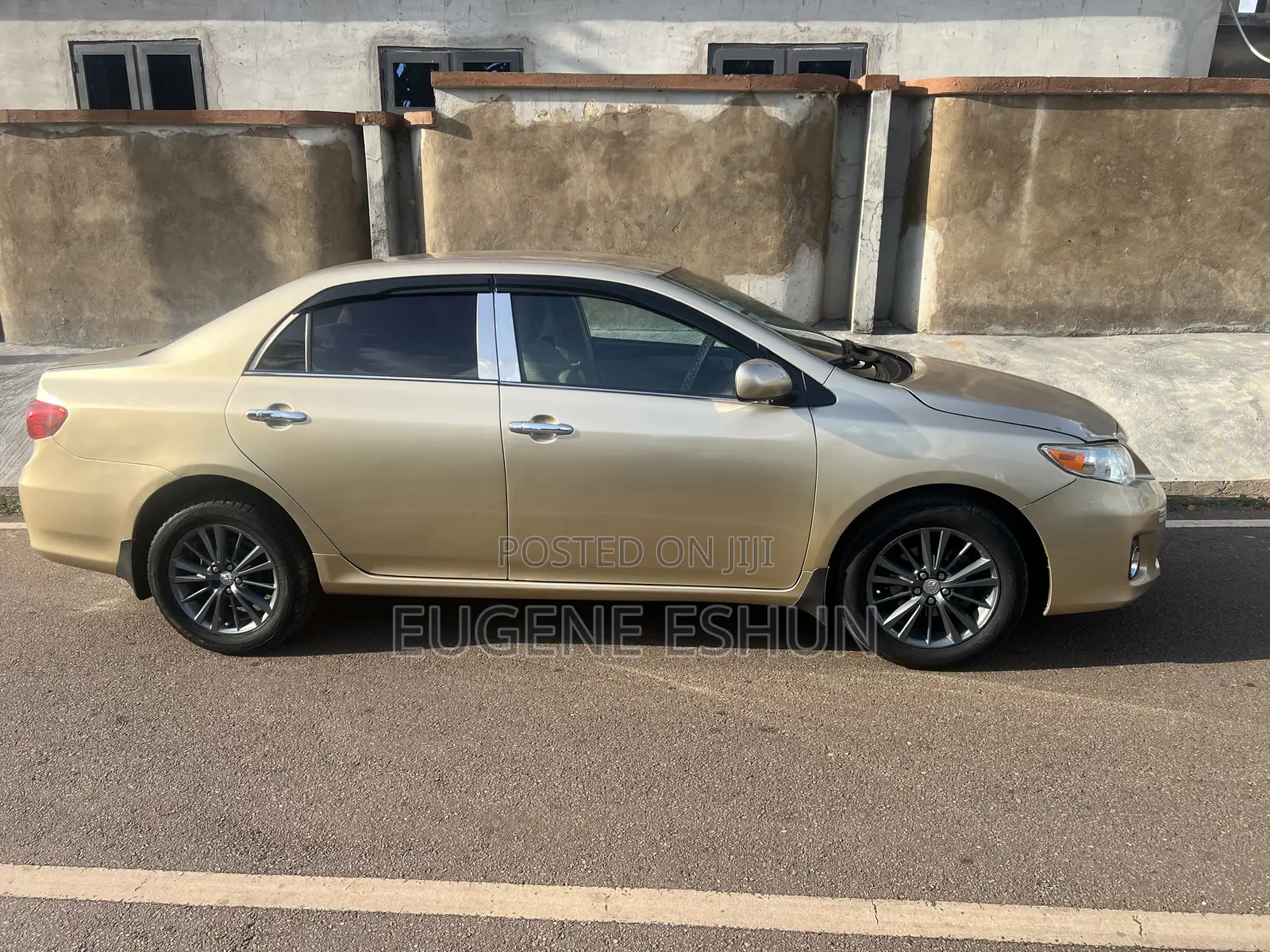 Toyota Corolla 2013 Gold