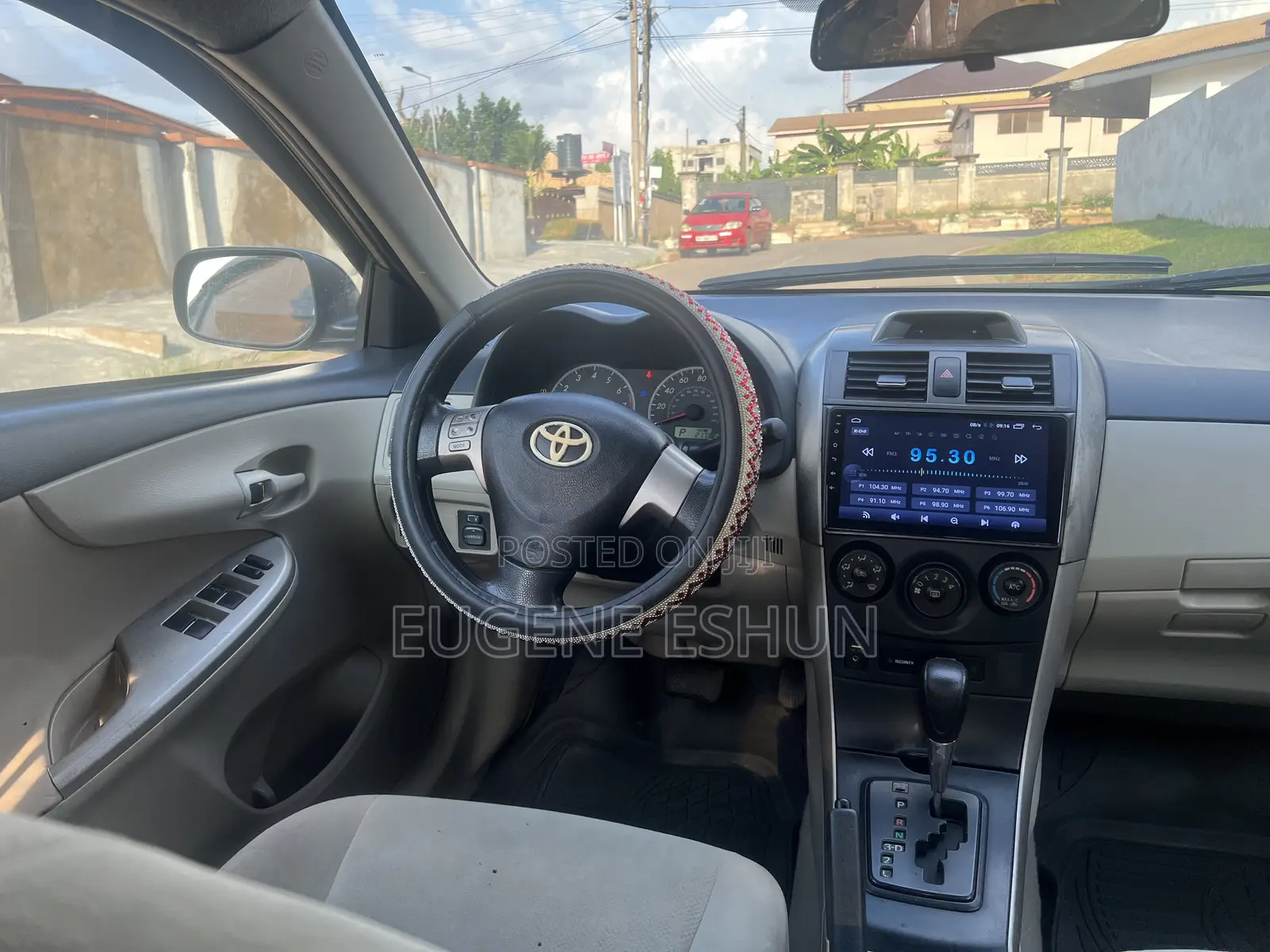 Toyota Corolla 2013 Gold