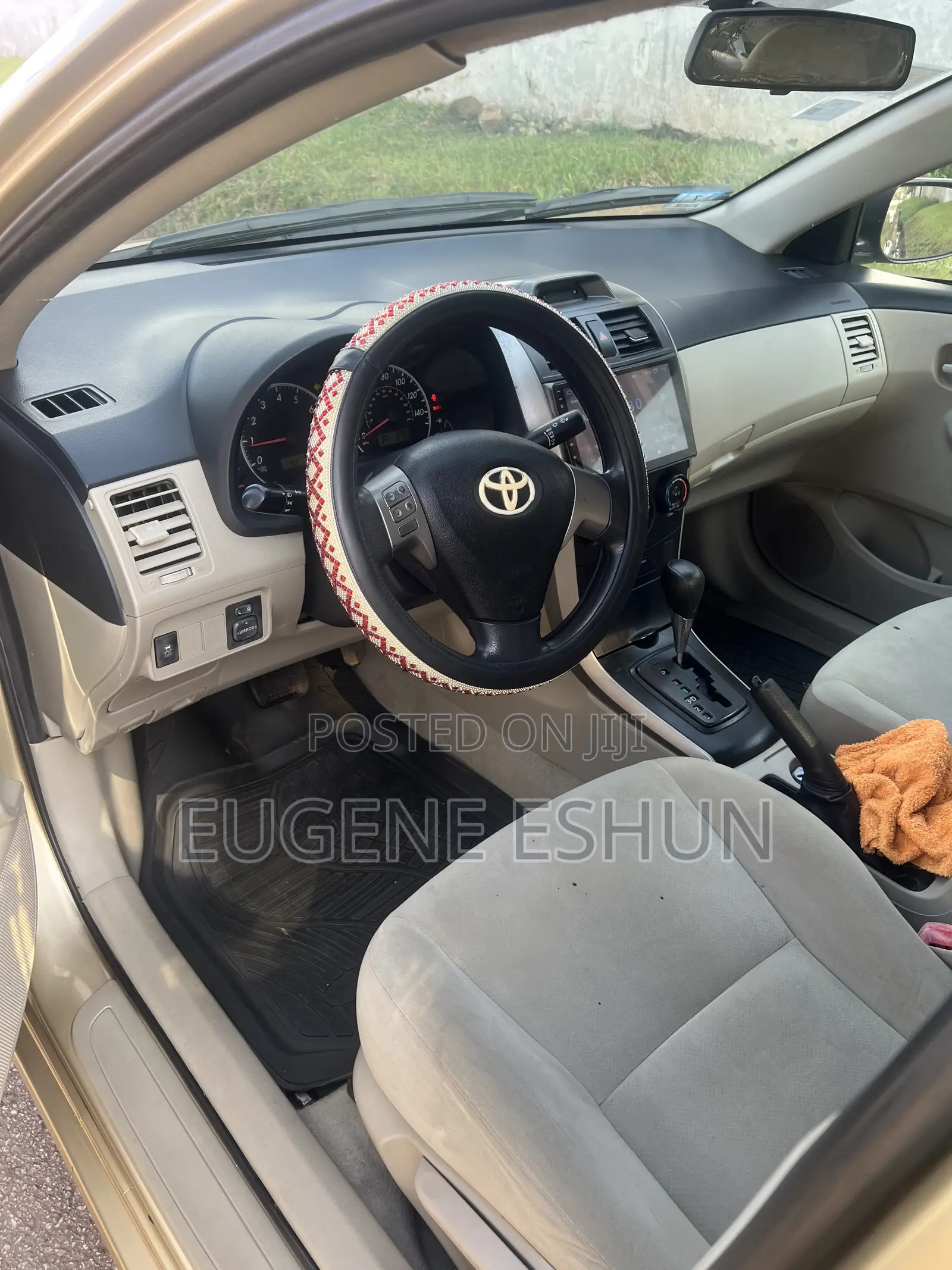 Toyota Corolla 2013 Gold