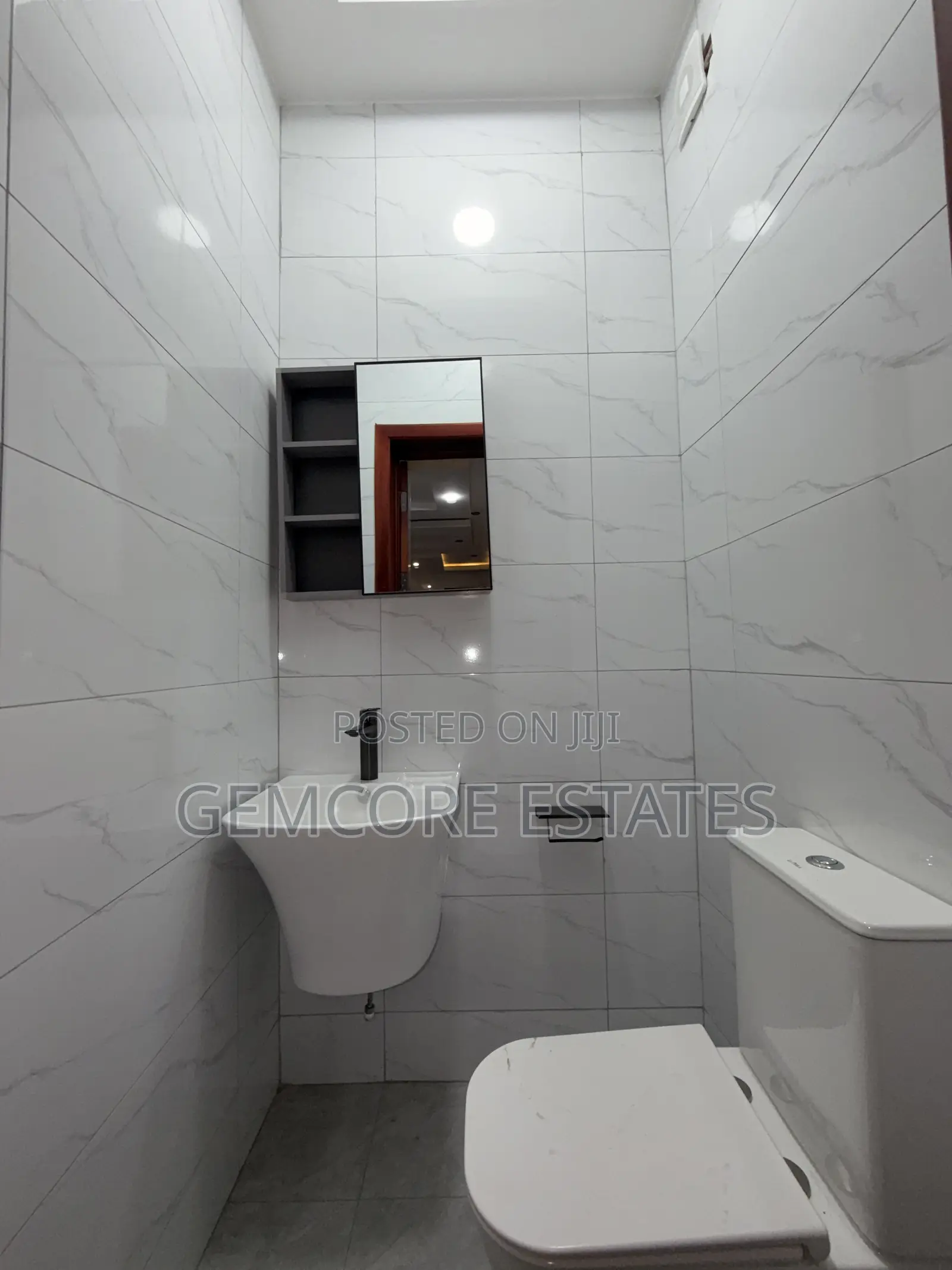 3bdrm Apartment in Adjiringanor, East Legon for sale