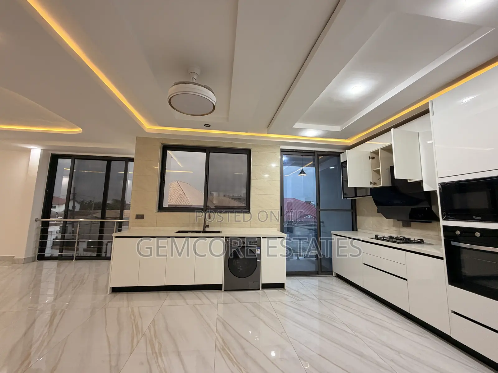3bdrm Apartment in Adjiringanor, East Legon for sale