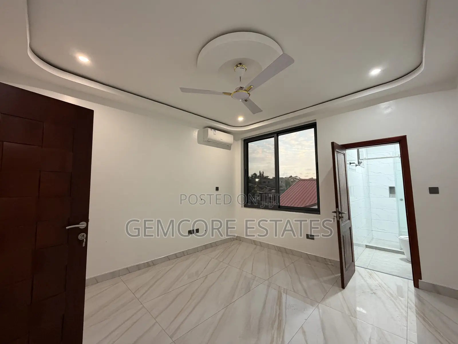 3bdrm Apartment in Adjiringanor, East Legon for sale